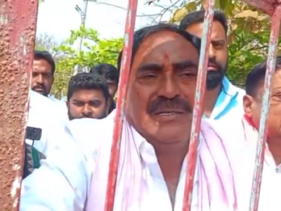 errabelli dayakar rao gets emotional
