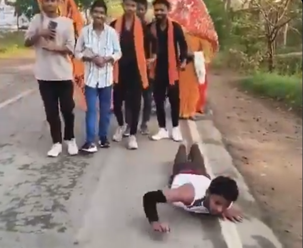 husband celebrates for getting divorce