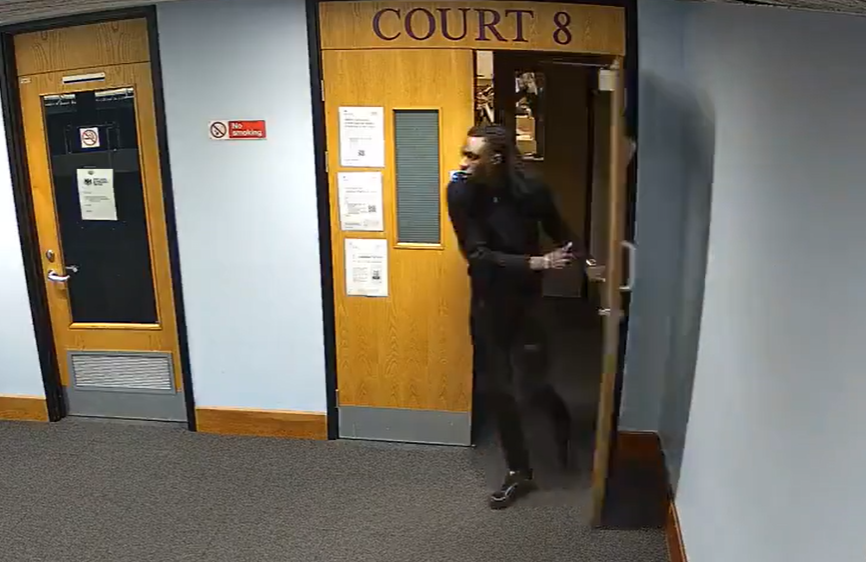 accused escapes from court